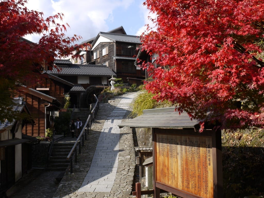 岐阜｜化身江戶時代旅人 漫步妻籠馬籠一覽古道與自然交織之美